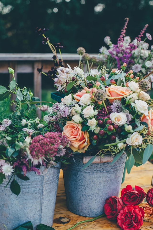 Link to a list of The Reid Rooms recommended suppliers for local florists and venue decorators