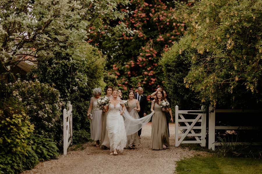Bride and her bridesmaids at The Reid Rooms / Photo by The Kensington Photographer Bride and her bridesmaids at The Reid Rooms / Photo by The Kensington Photographer