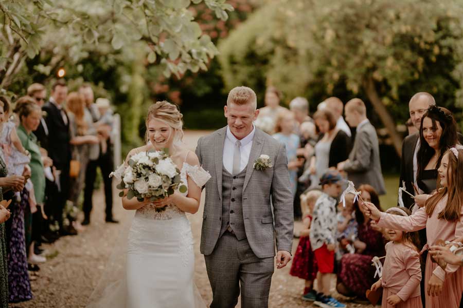 Newly married couple at The Reid Rooms / Photo by The Kensington Photographer Newly married couple at The Reid Rooms / Photo by The Kensington Photographer