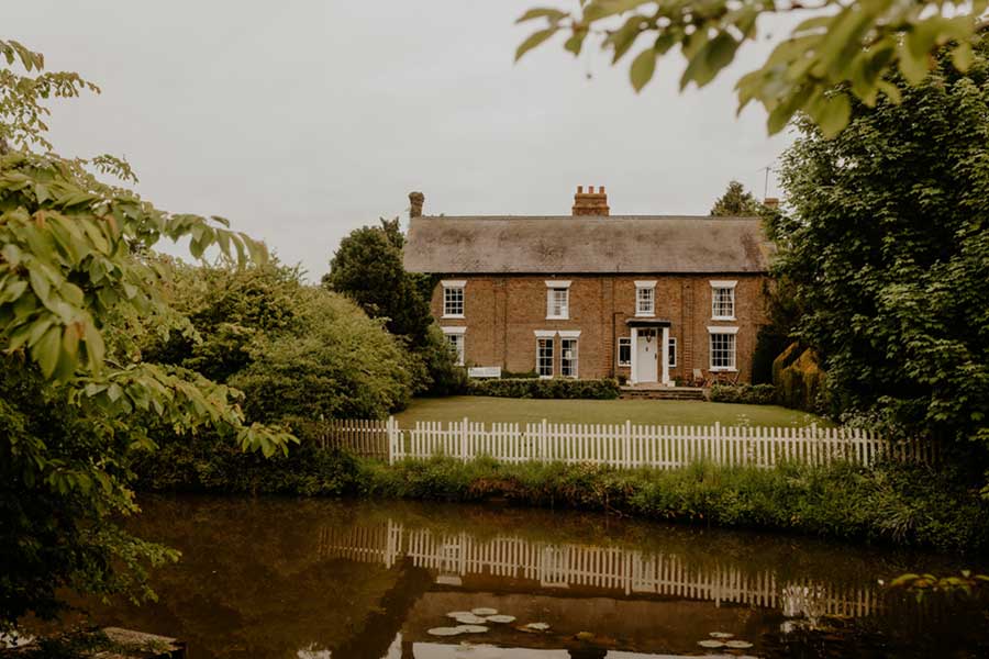 Marks Hall Farmhouse / Photo by The Kensington Photographer Marks Hall Farmhouse / Photo by The Kensington Photographer