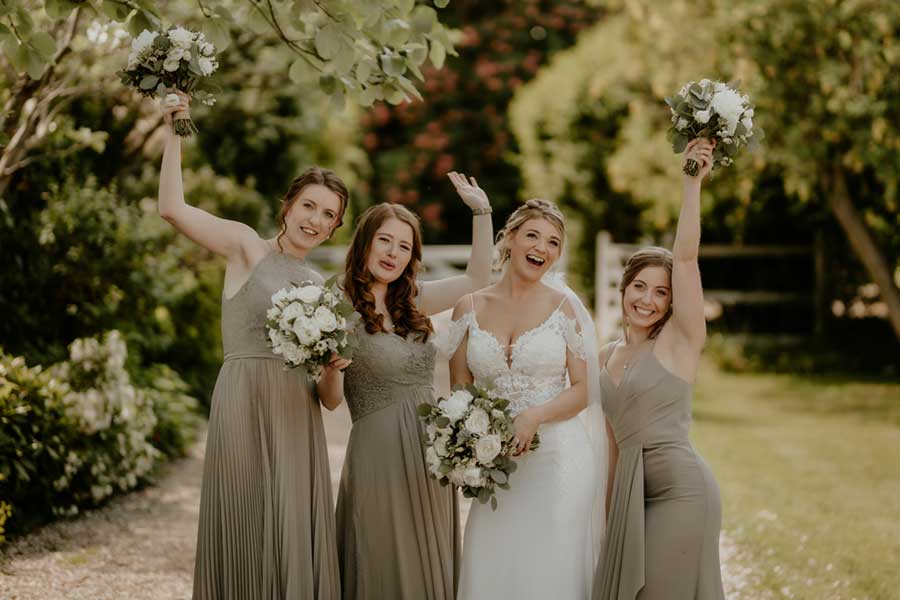 Bride and her bridesmaids at The Reid Rooms / Photo by The Kensington Photographer Bride and her bridesmaids at The Reid Rooms / Photo by The Kensington Photographer