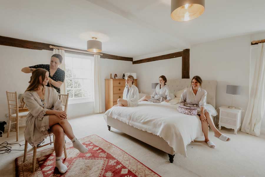 Marks Hall Farmhouse Bridal Suite / Photo by The Kensington Photographer Marks Hall Farmhouse Bridal Suite / Photo by The Kensington Photographer