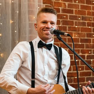 Tom WackettWedding Singer | Live Looping Guitarist