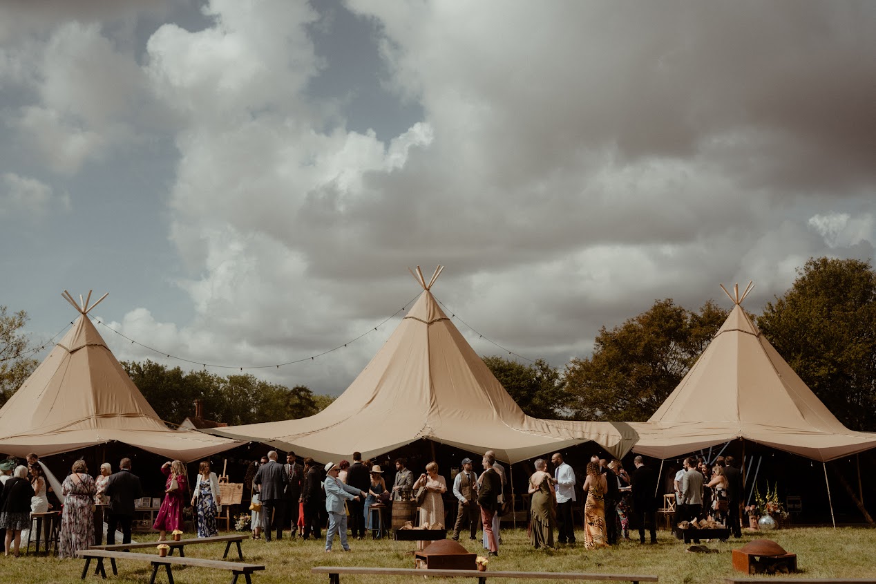 Festival Wedding @ The Willow Trees. Photo courtesy of Bates & Bates Photography